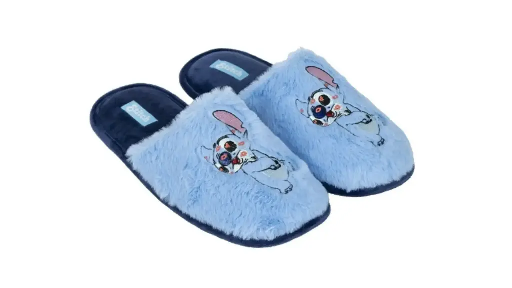 Pantuflas de puntada azul